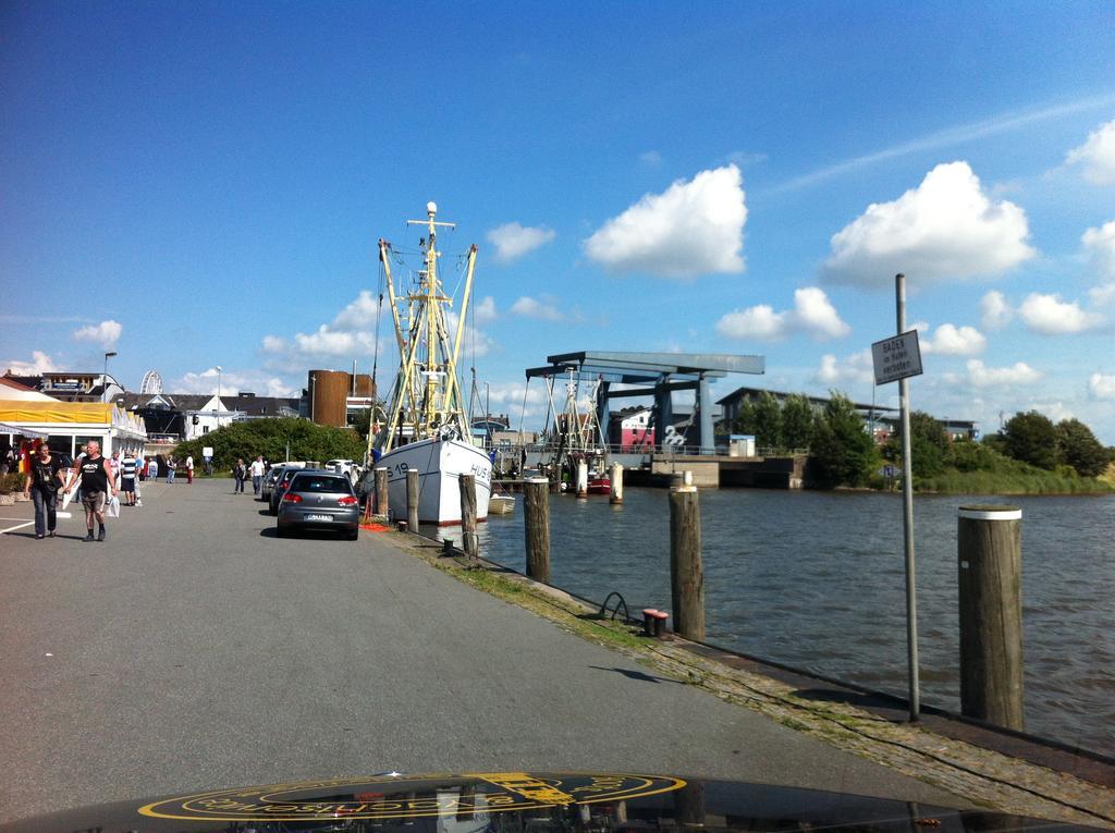 Pension Buetterich Apartment Husum  Bagian luar foto