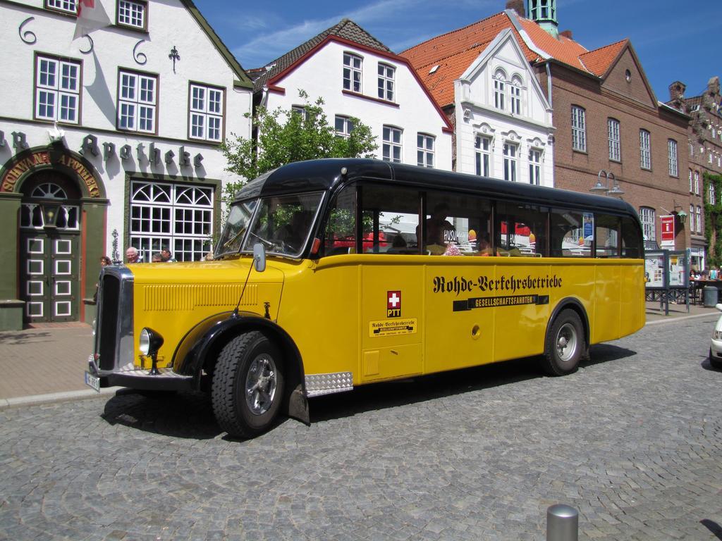 Pension Buetterich Apartment Husum  Bagian luar foto