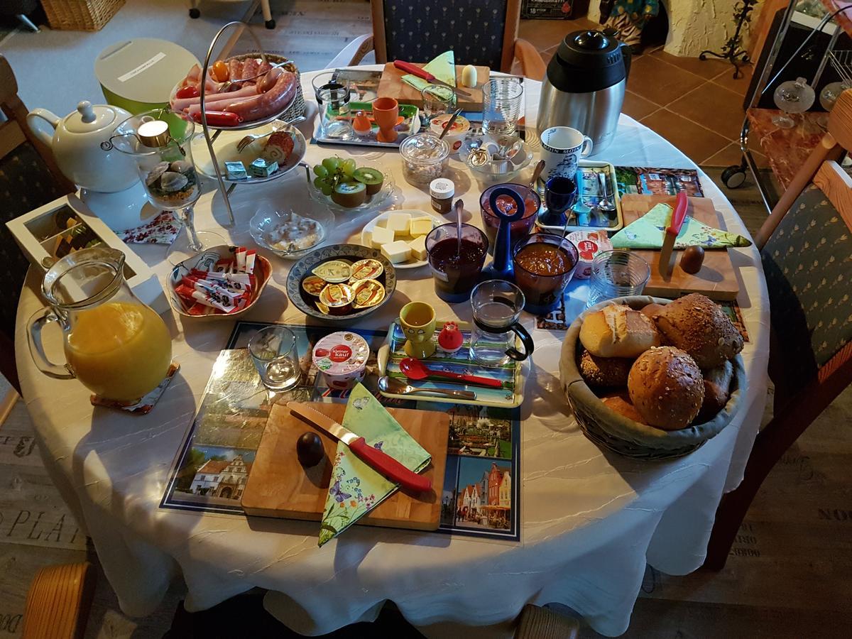 Pension Buetterich Apartment Husum  Bagian luar foto