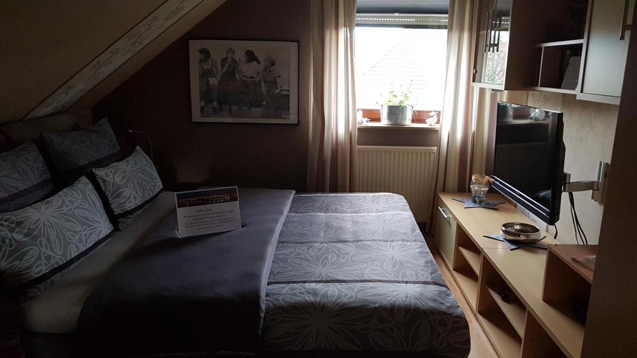 Pension Buetterich Apartment Husum  Bagian luar foto